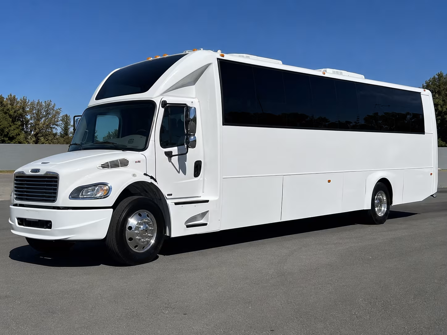 detroit night out party bus rental