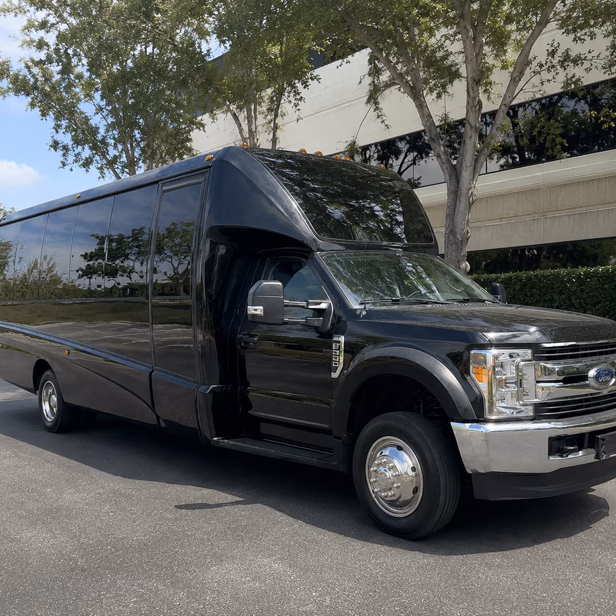 detroit prom party bus rental