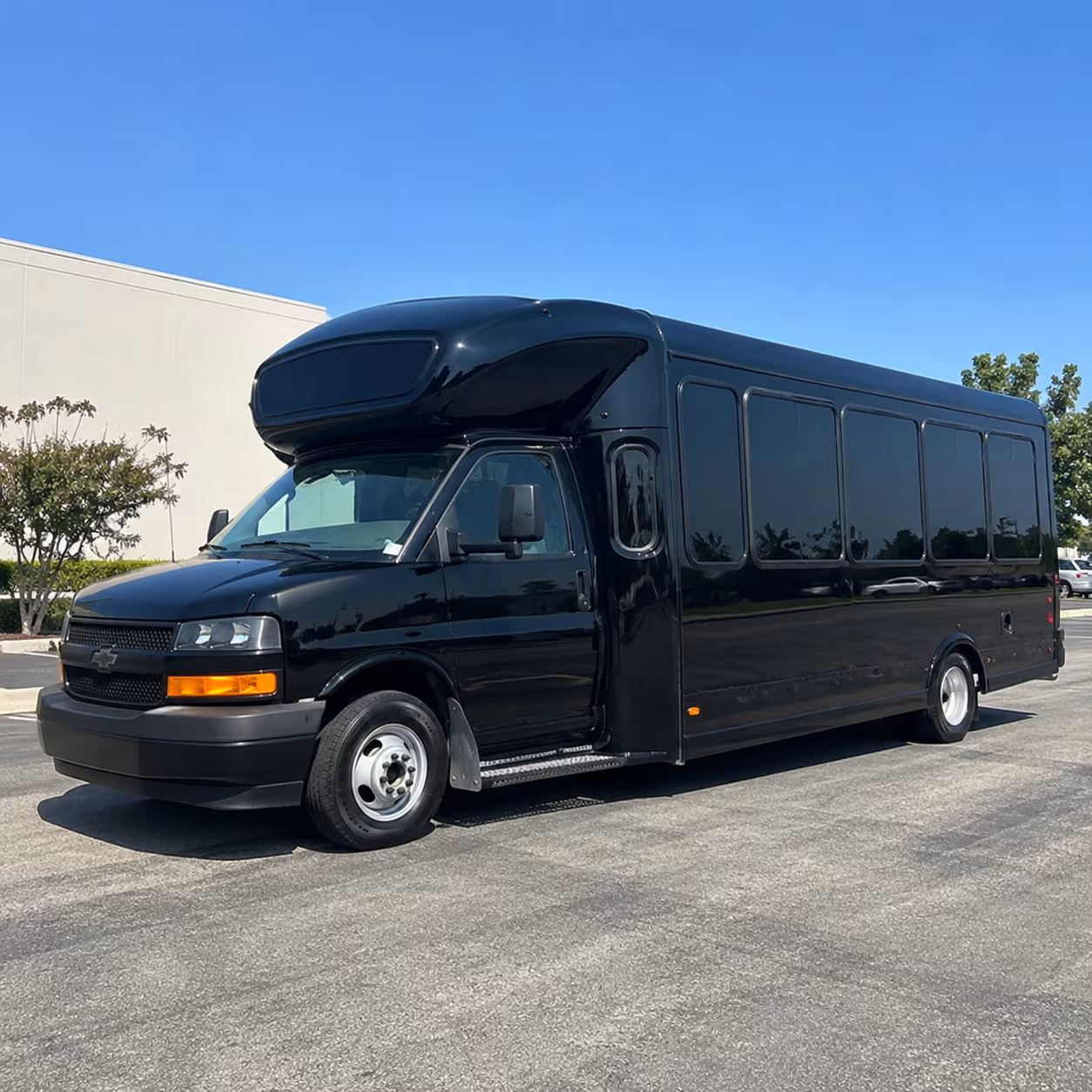 detroit prom season books out fast here s how to lock in your party bus before it s gone