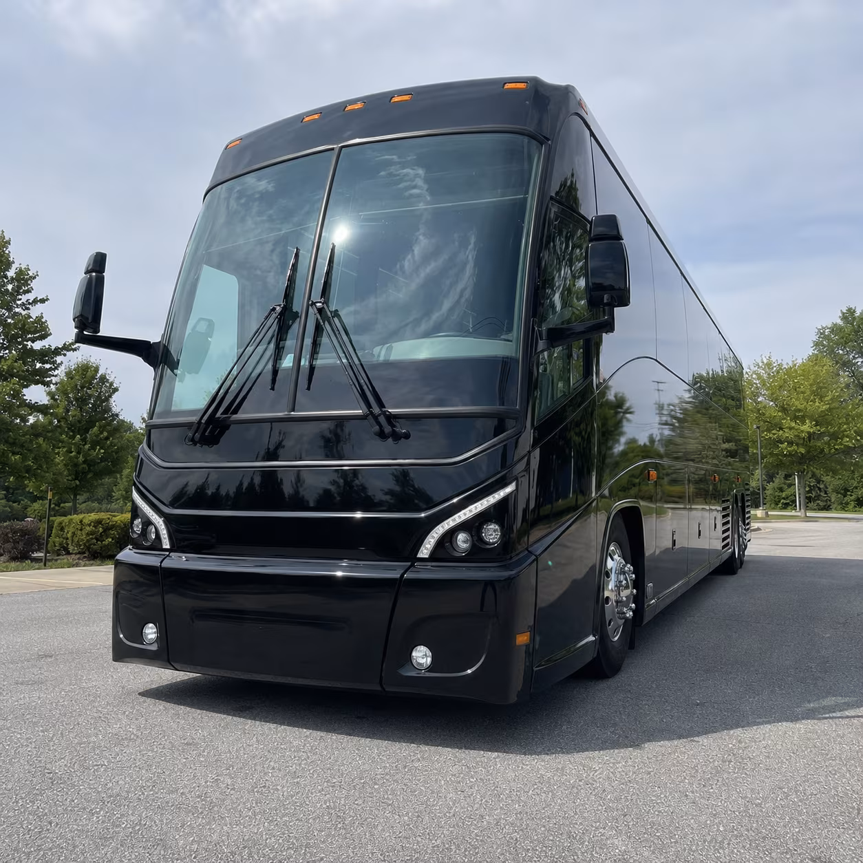 planning a group trip from detroit to chicago find your bus here