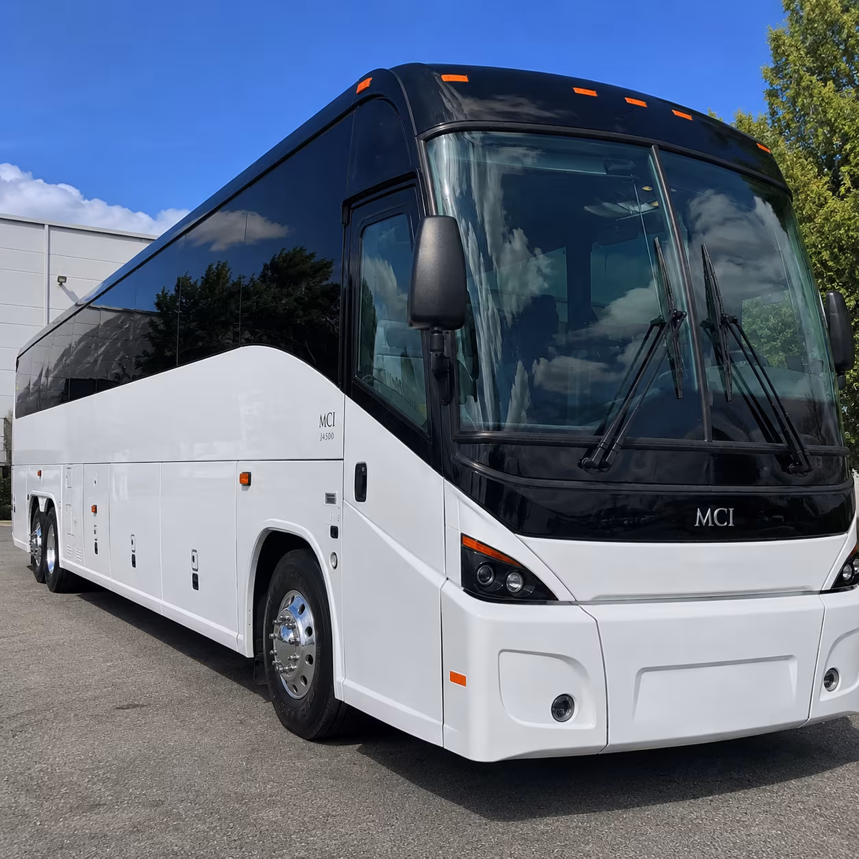 with detroitcoachbuscompany com booking detroit airport transportation is the easy part of the trip